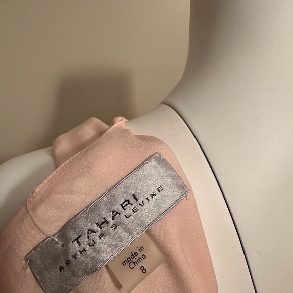 NEW! SLEEVELESS FEATHER HEM SHIFT DRESS - Picture 4 of 10